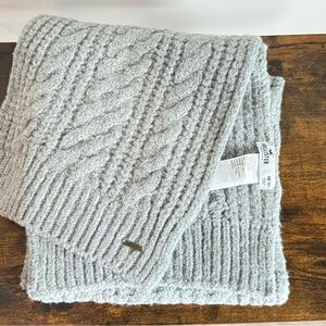 Hollister Light Gray Cable Knit Scarf